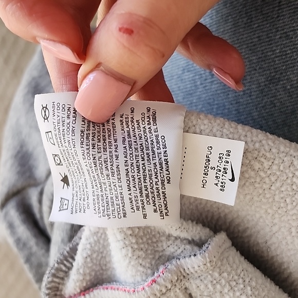 Girls Nike Dri-Fit Hooded Sweatshirt Gray/Pink - Picture 7 of 8